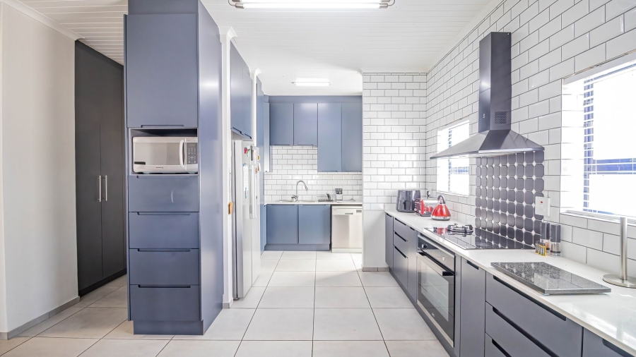 4 Bedroom Property for Sale in Blue Lagoon Western Cape